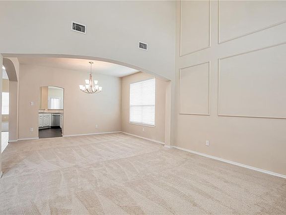 5th image of 1225 Winnipeg Dr