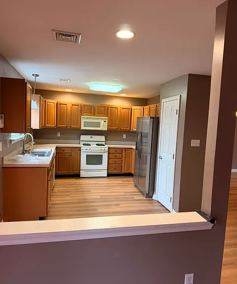 102 Martin Ct — Photo 14