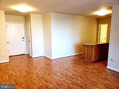 1021 Arlington Blvd Photo 1