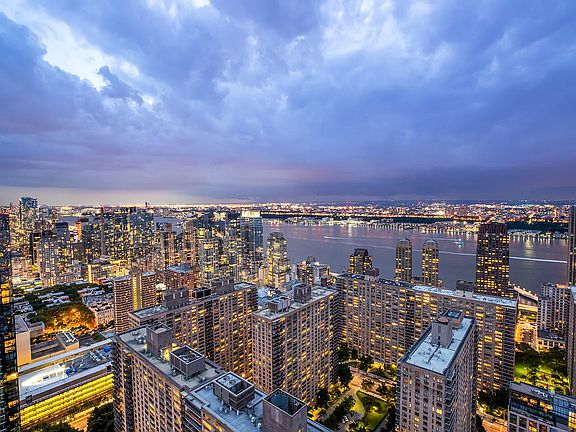 3rd image of 200 Amsterdam Ave #41