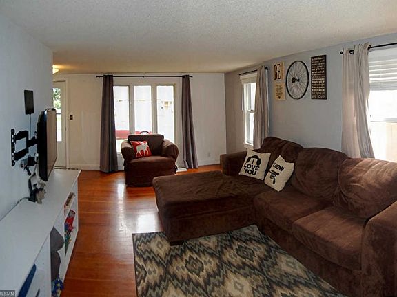 3rd image of 2677 16th Ave E
