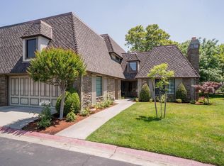 6752 N Stonebridge Dr, Fresno, CA 93711