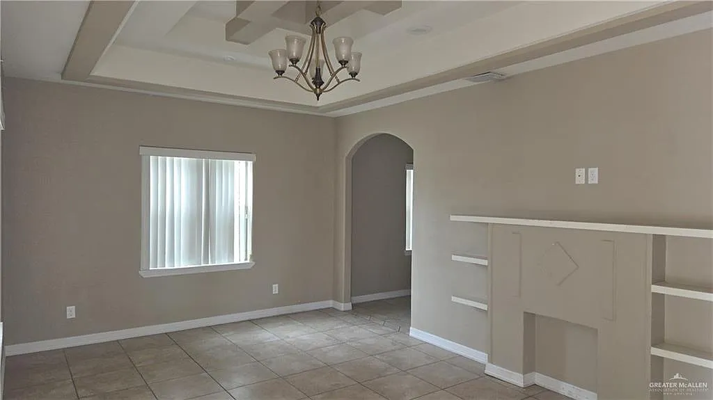 3 bed, 2.0 bath, 1200 sqft, $1,500 — Photo 2