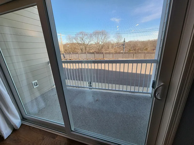 130 University Ave — Photo 6