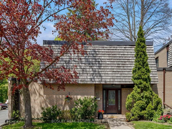 12 Redstone Path #18, Toronto, ON M9C 1Y7