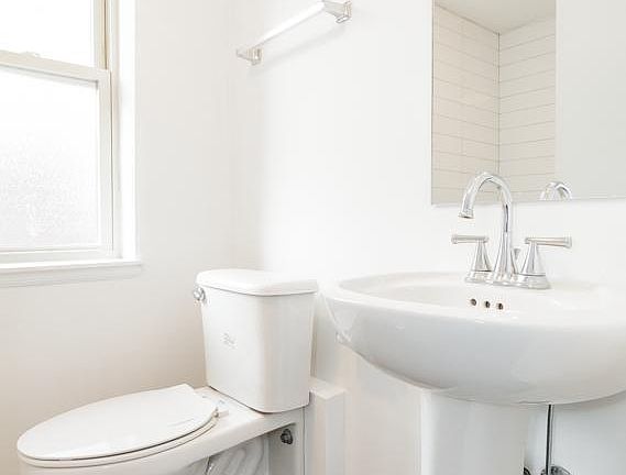 2nd image of 925 W Carmen Ave #4MT