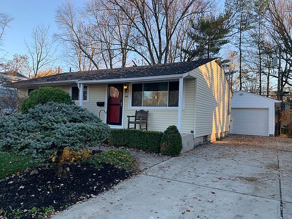 2nd image of 289 E Stafford Ave