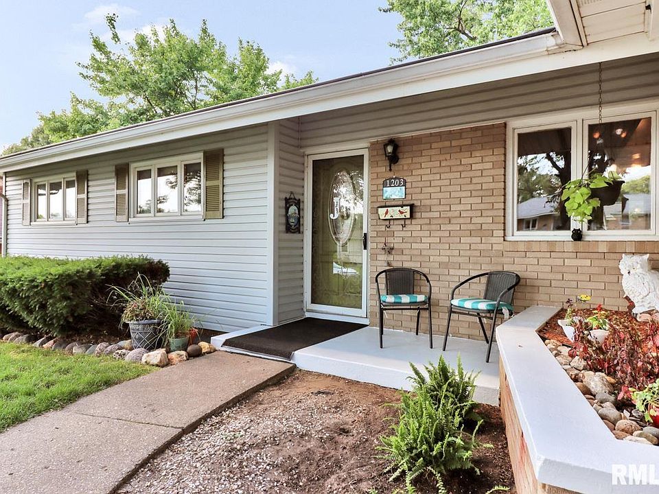 1203 Lincoln St, Pekin, IL 61554 Zillow