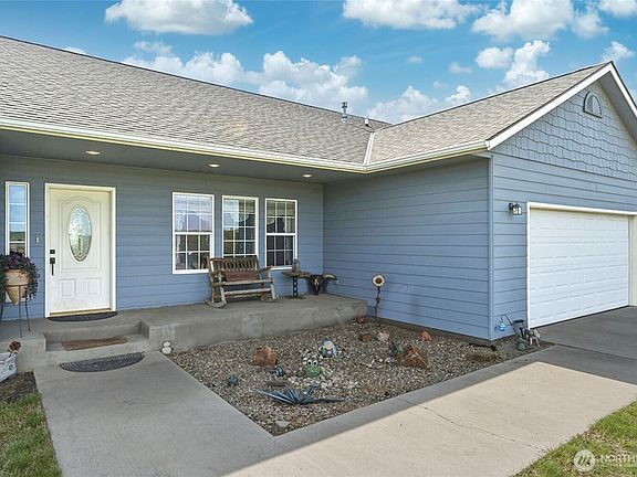 3rd image of 219 Reeds Road