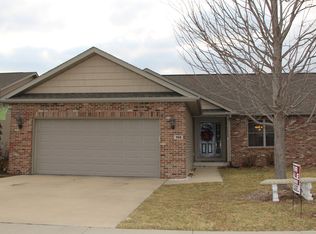 703 Heathrow Ln, Rochester, IL 62563