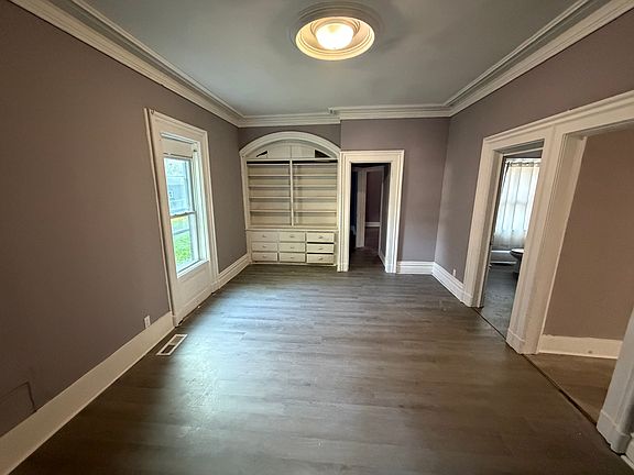 3rd image of 1034 Washington Ave