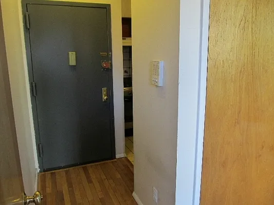 Rented by FlatFinders Realty | media 32