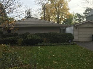 130 Lockerbie Ln, Wilmette, IL 60091