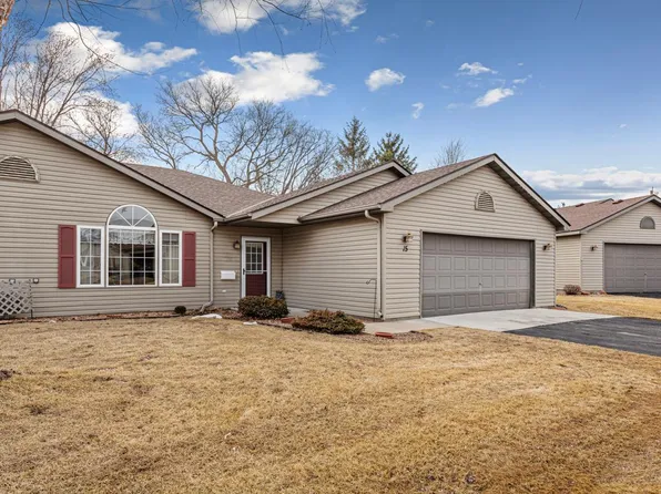15 Carriage Ln, Owatonna, MN 55060