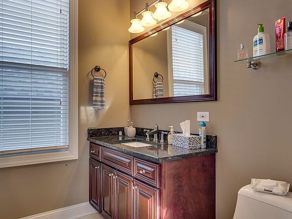 5th image of 1856 W Cortland St #2