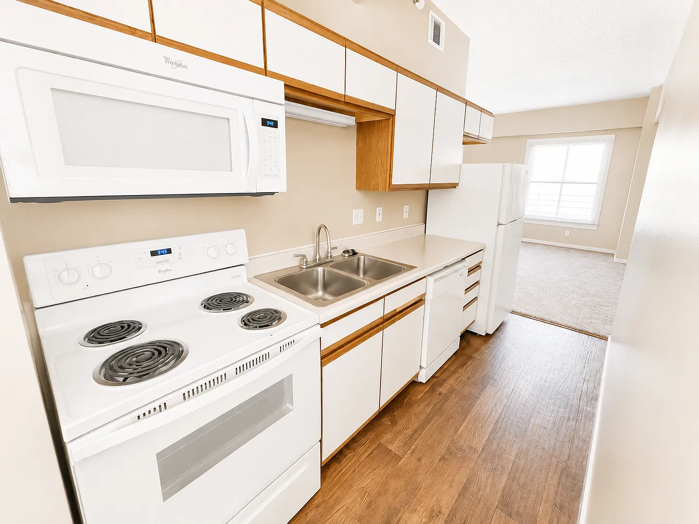 Kensington Tower Apartments — Photo 3