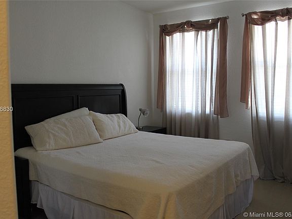 4th image of 11675 NW 78th Ln