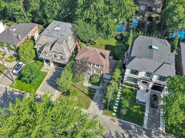 534 Deloraine Ave S, Toronto, ON M5M 2C3