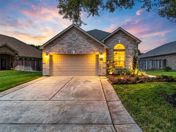1225 N Riviera Cir, Pearland, TX 77581