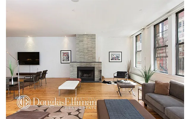Rented by Douglas Elliman | media 24