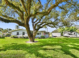 2407 Flamingo Ln, Fort Lauderdale, FL 33312