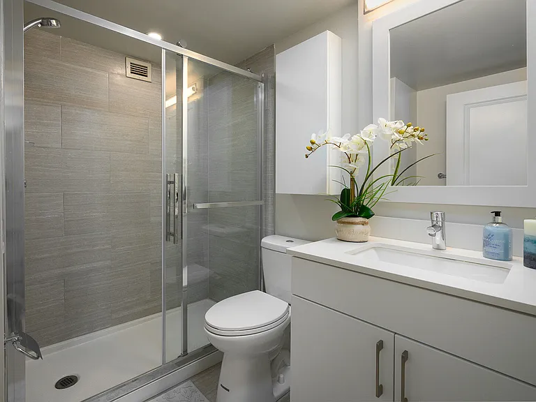 Dupont Towers — Photo 15