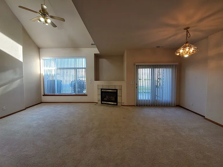 427 Columbia Point Dr — Photo 5