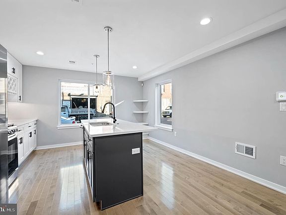 4th image of 1412 S 22nd St #B