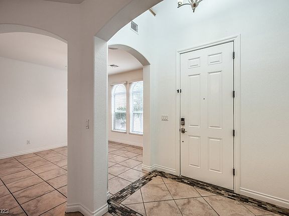 5th image of 10297 Burwood St