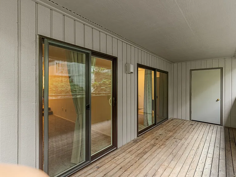 10922 Eastrail #2-34 — Photo 17