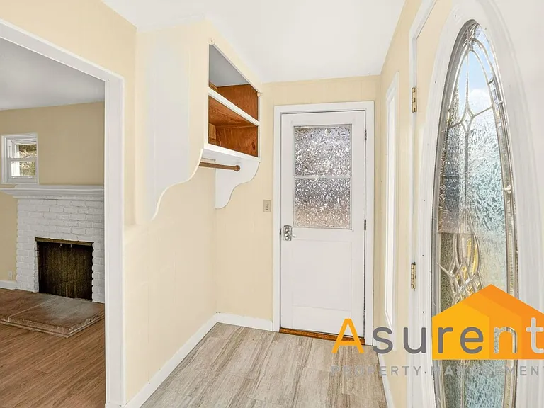 270 Morton St — Photo 9