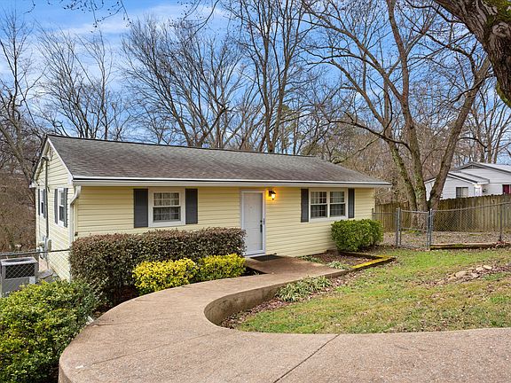 2nd image of 3826 Altamira Dr
