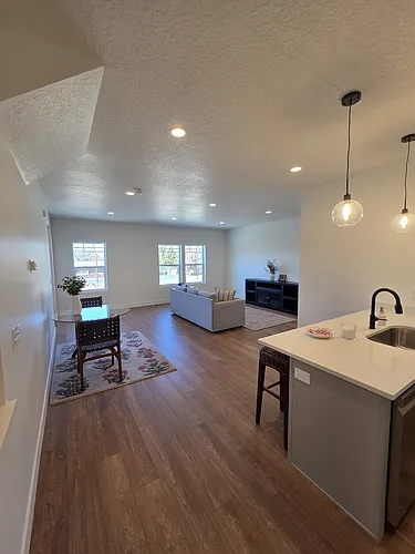 344 E 7635 S Photo 1