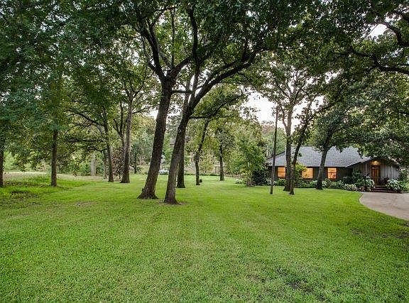 3rd image of 123 Shoreline Cir