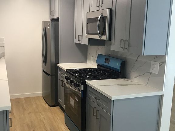 5th image of 3515 Mentone Ave APT 2
