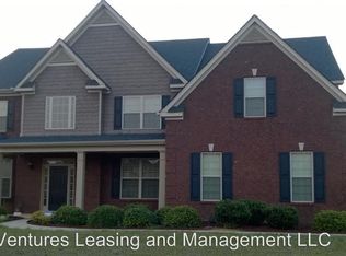 17 Honor Dr, Fort Mitchell, AL 36856