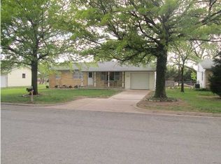 1317 N Summitlawn Ave, Wichita, KS 67212