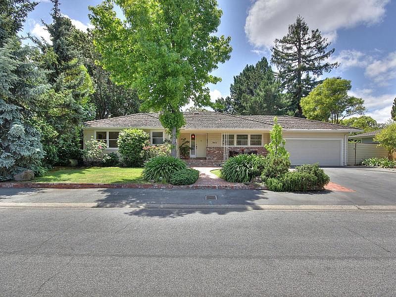 1st image of 945 Wallea Dr