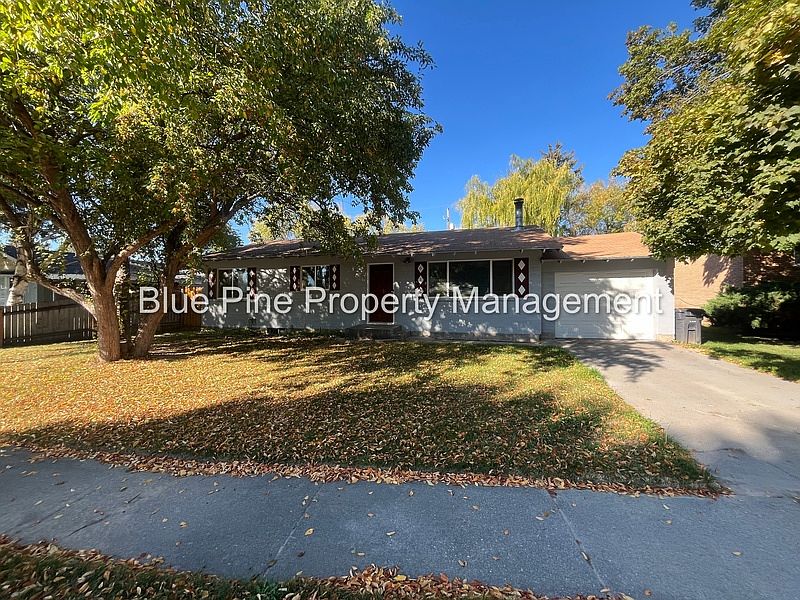 1st image of 611 Starlite Ave