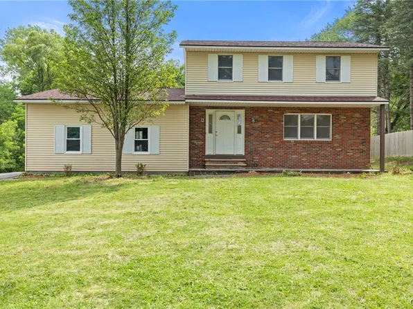4824 Harris Rd, Syracuse, NY 13215
