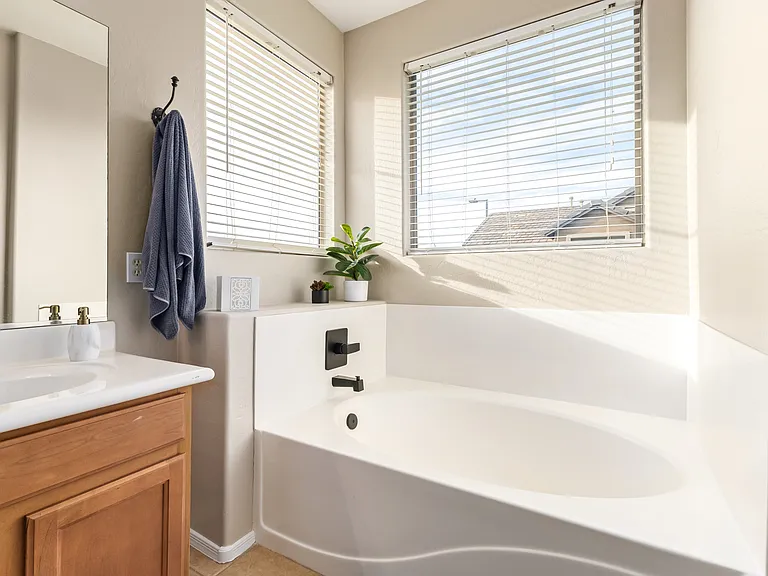3143 S Southwind Dr — Photo 19