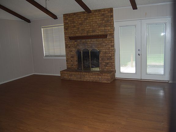 3rd image of 613 Cactus Dr