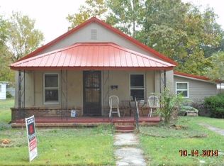 808 W Oak St, Dexter, MO 63841