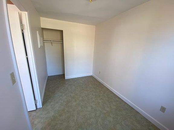 5th image of 2921 Depot St #B