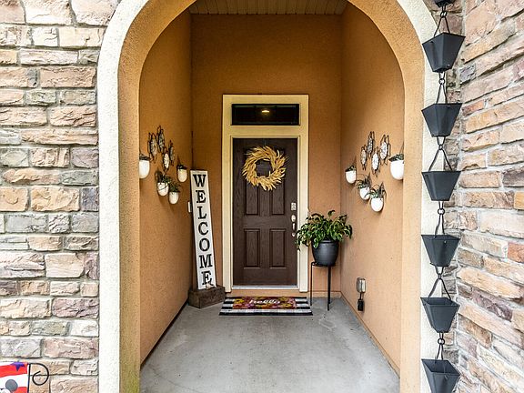 4th image of 524 AMBER CREEK Drive
