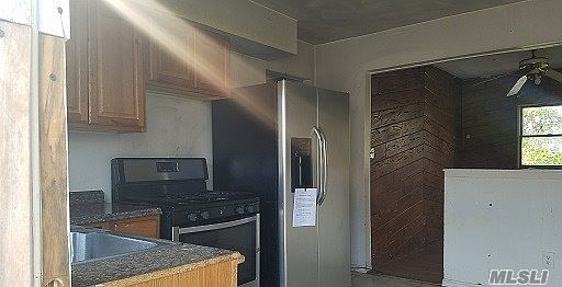4th image of 10 Oakley Ave