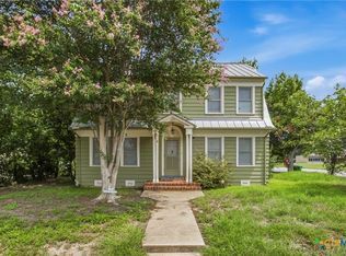 108 E College St, Seguin, TX 78155