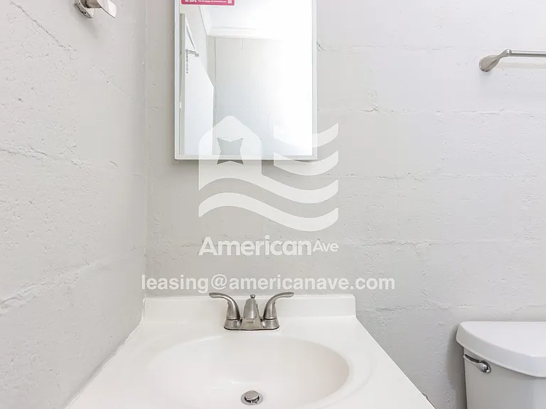 1141890_013_bathroom_13905297.jpg