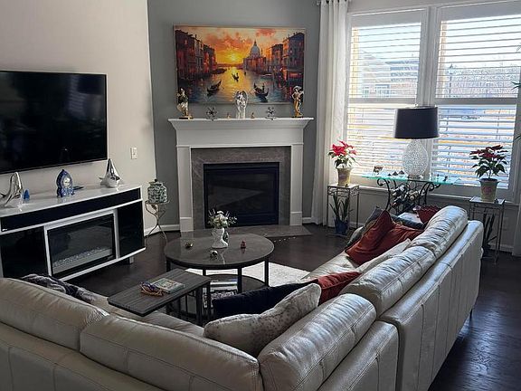 3rd image of 6863 Moonstone Peony Ln