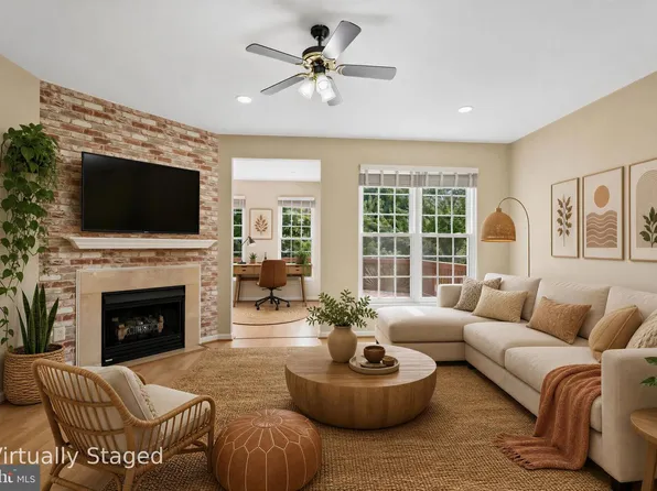 13135 Park Crescent Cir, Herndon, VA 20171